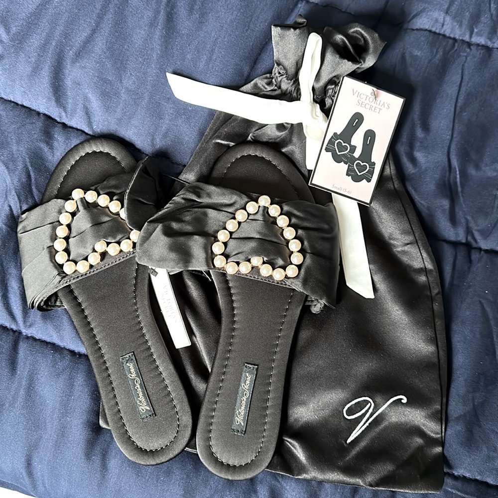 Victoria’s Secret Heart Embelished Slippers Sandals Size Small (5 - 6)